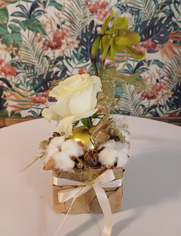 Achetez votre centre de table de Noel chez Art et Végétal Cédric et Charlotte DESHAYES !